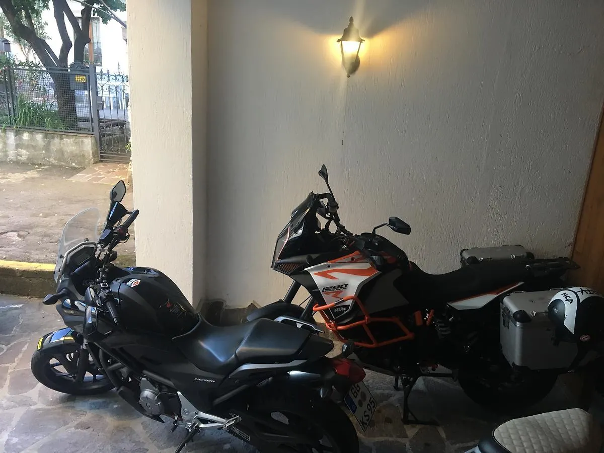 סרינה Hotel Americana